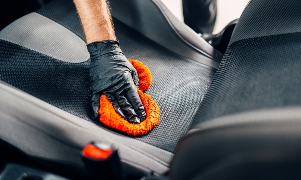 What is a Code Visitor for Cars: Vehicle Diagnostic Equipment Explained